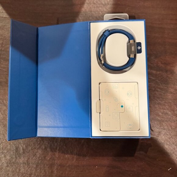 Fitbit Charge 2 Heart Rate + Fitness Wristband - Blue - Size Large NWT - Picture 8 of 10